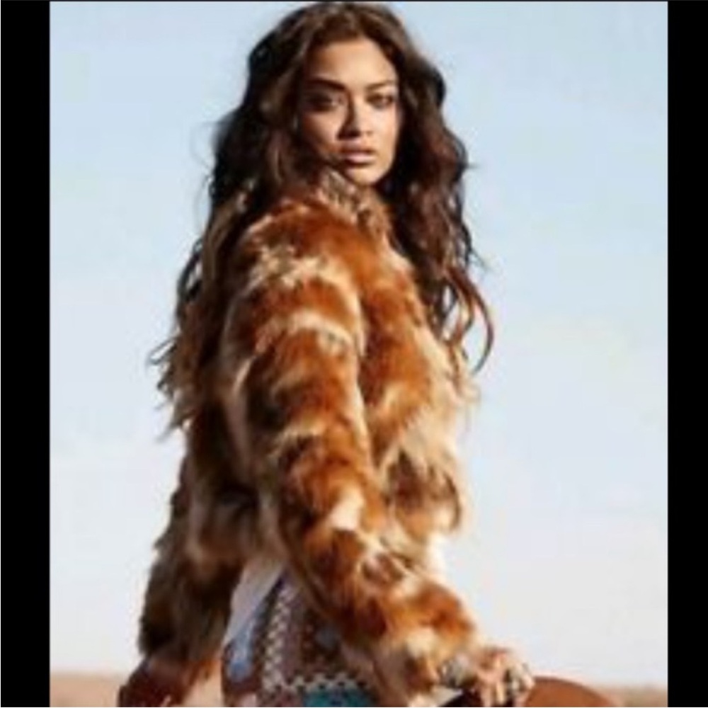 **VINTAGE SPELL AND THE GYPSY COLLECTIVE** Nomad Faux Fur Jacket LIKE NEW! (M/L) - Picture 2 of 8